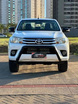 TOYOTA HILUX 2.8 SR 4X4 CD 16V DIESEL 4P AUTOMÁTICO TOYOTA HILUX 2.8 SR 4X4 CD 16V DIESEL 4P AUTOMÁTICO